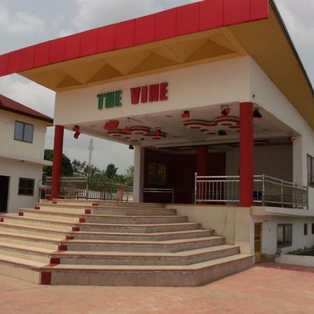 True Vine Hotel Kumasi Extérieur photo