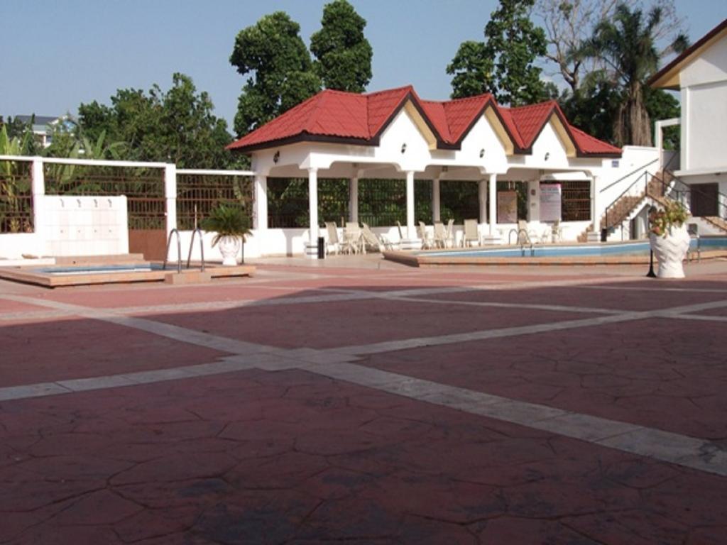 True Vine Hotel Kumasi Extérieur photo