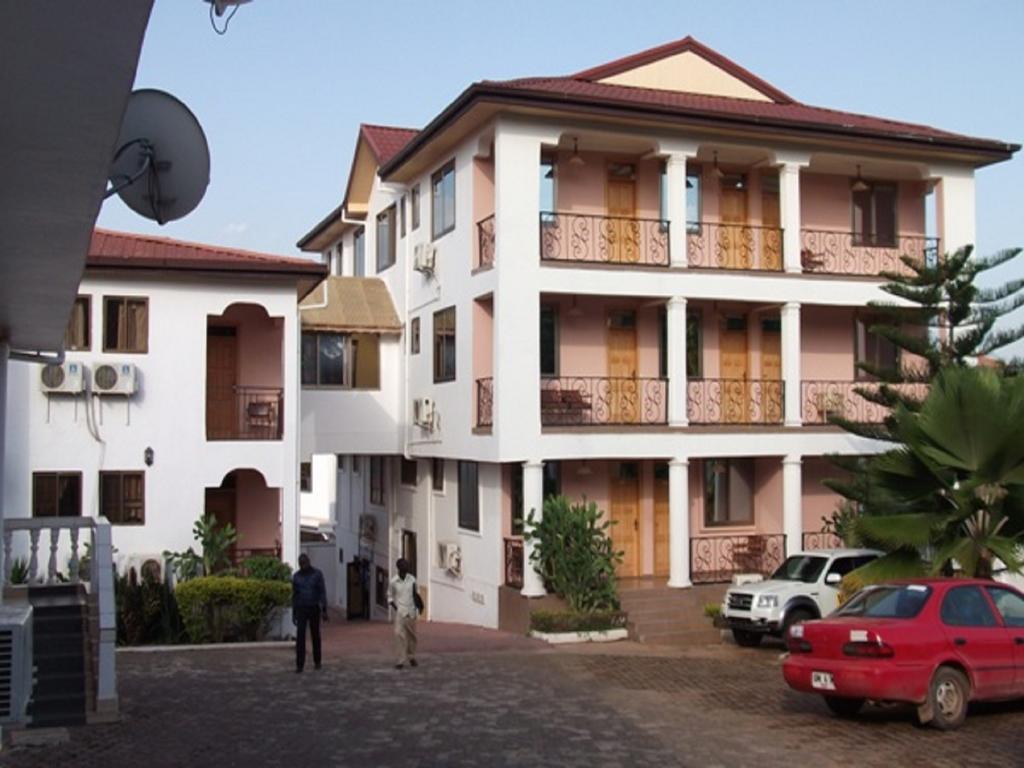 True Vine Hotel Kumasi Extérieur photo